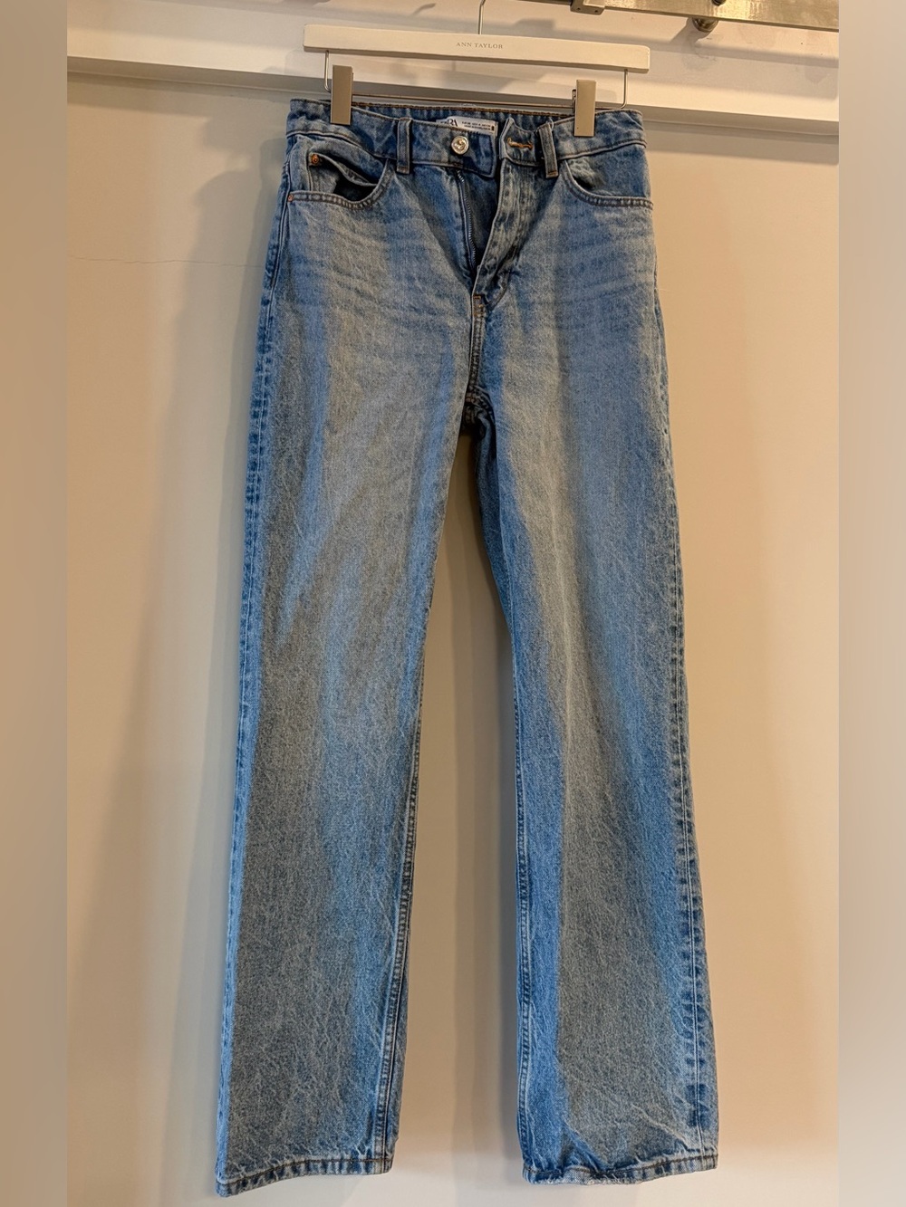 Zara High Rise Straight Leg Jeans Light Wash Size 4